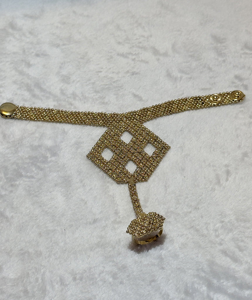 Cuffed Hex Chainmail Hand Harness