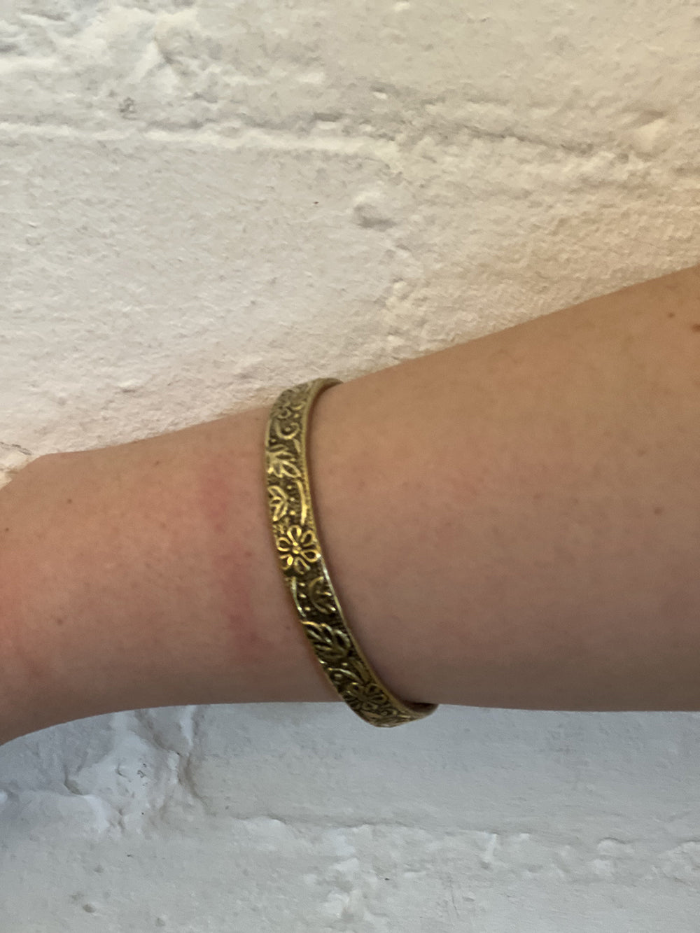 Etched Radiance Open Bracelet