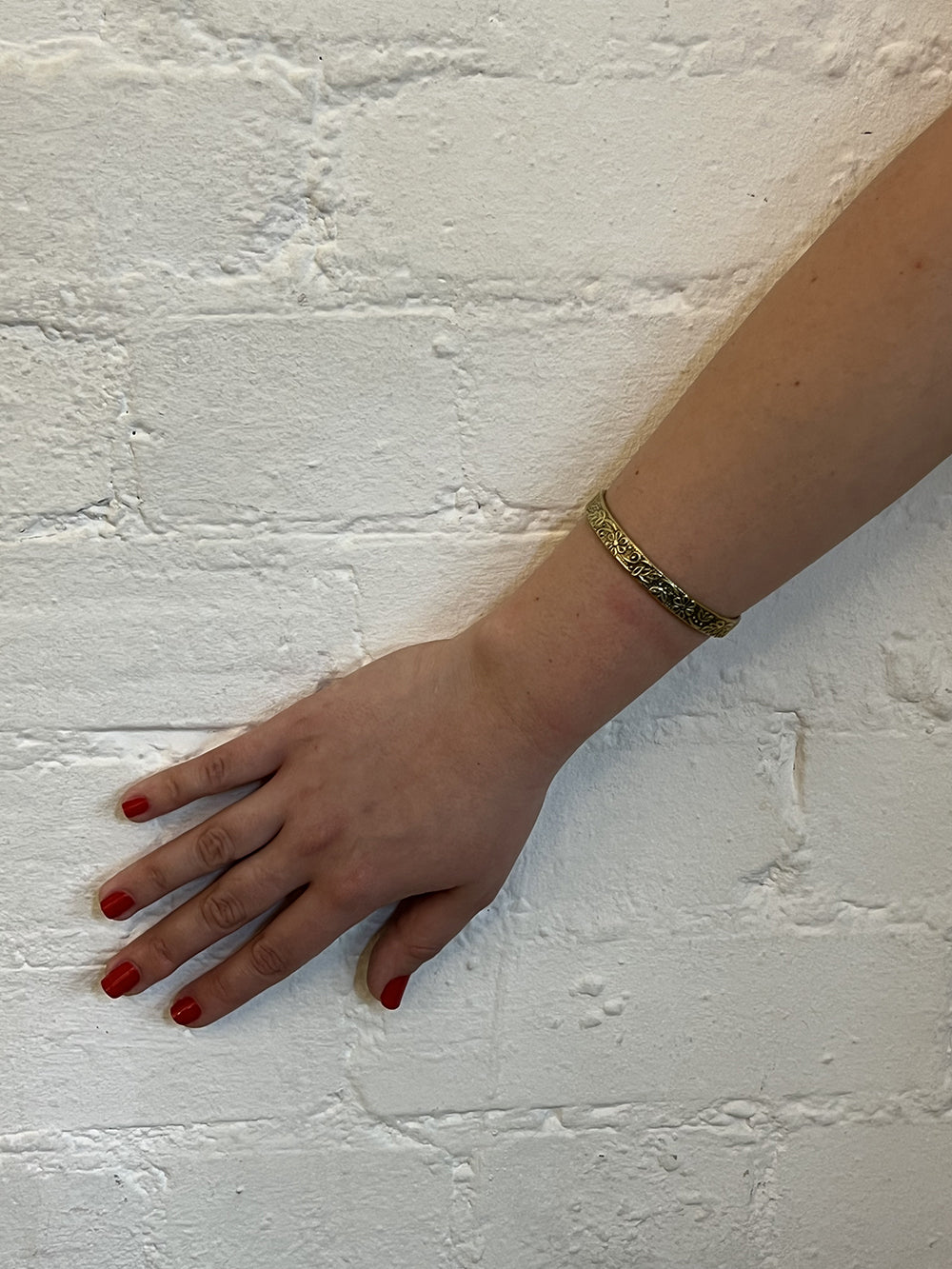 Etched Radiance Open Bracelet