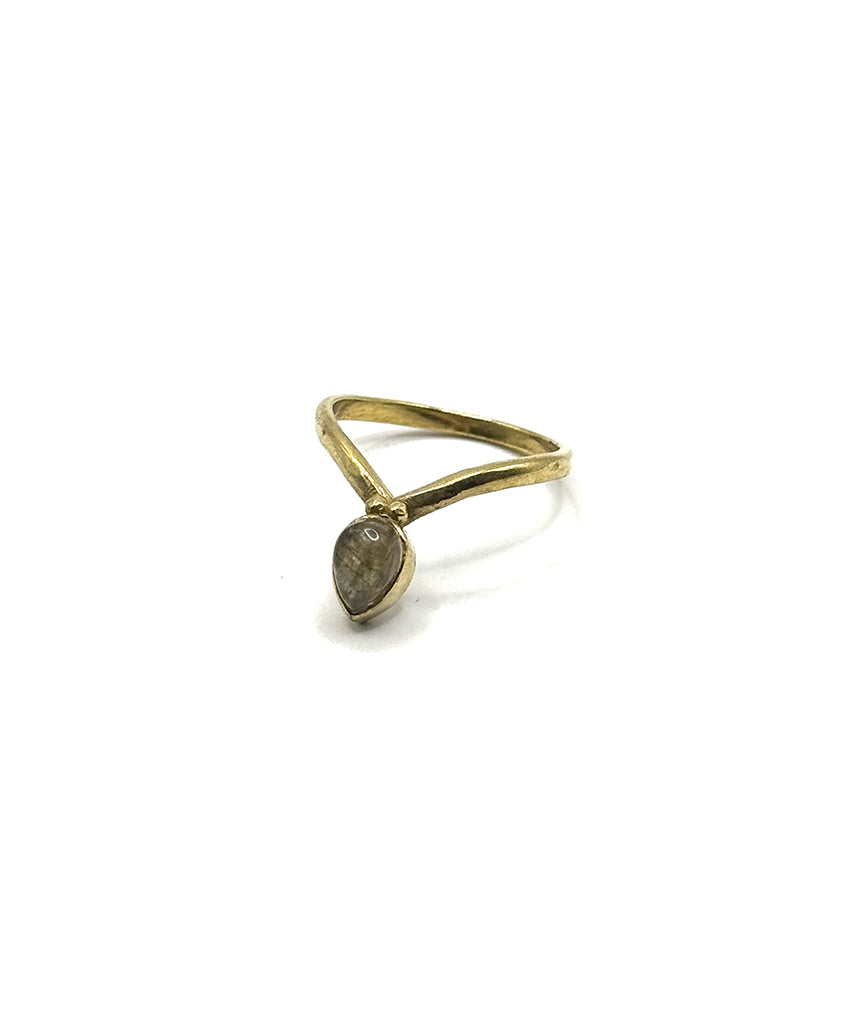 V Stone Ring