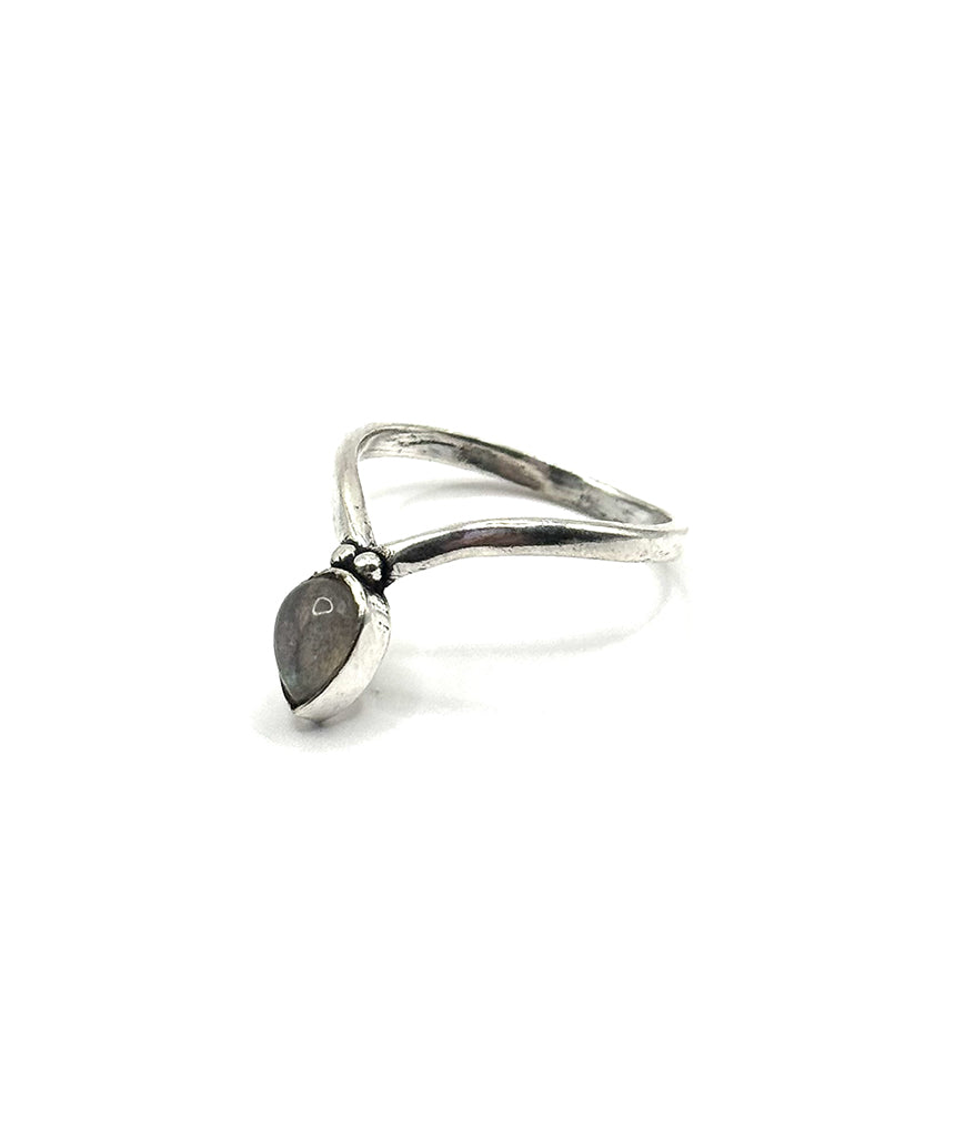 V Stone Ring