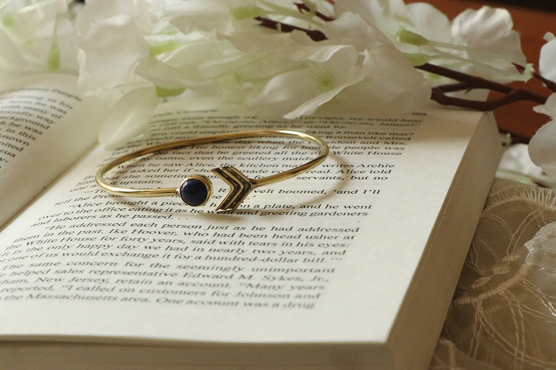 Arrow Stone Bangle Bracelet