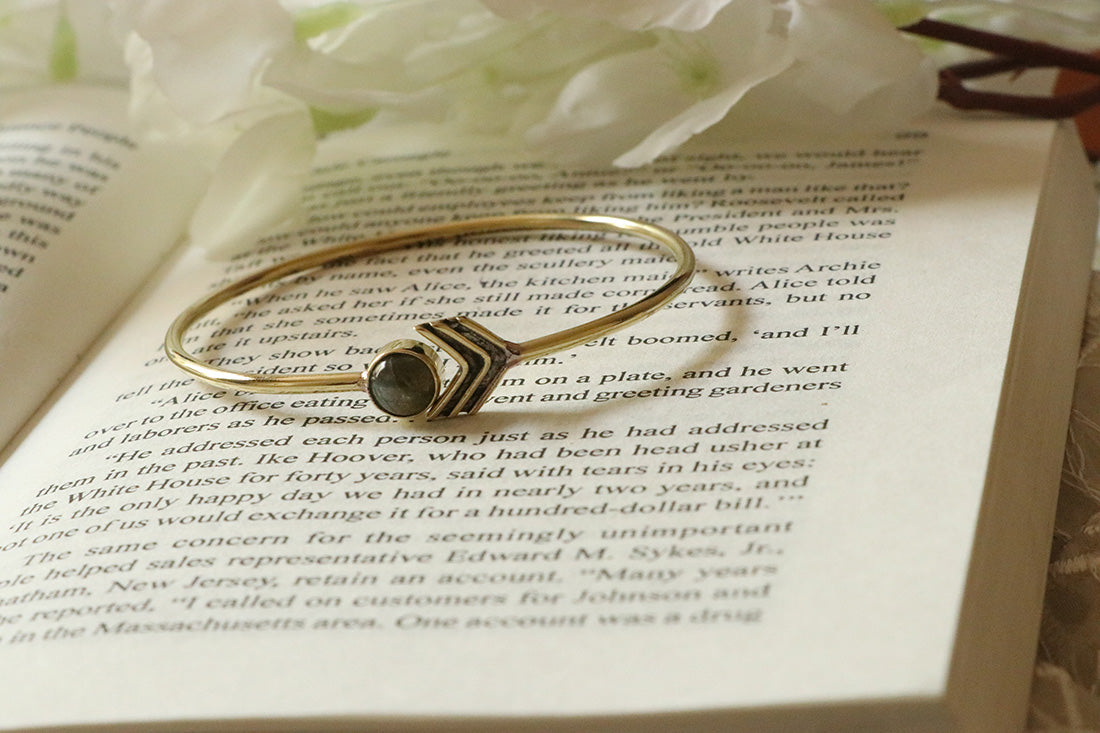 Arrow Stone Bangle Bracelet