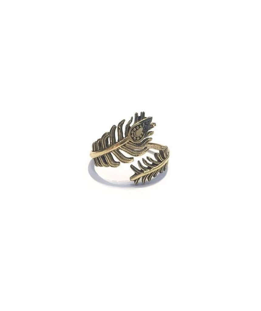 Delicate Leaf Ring Gold