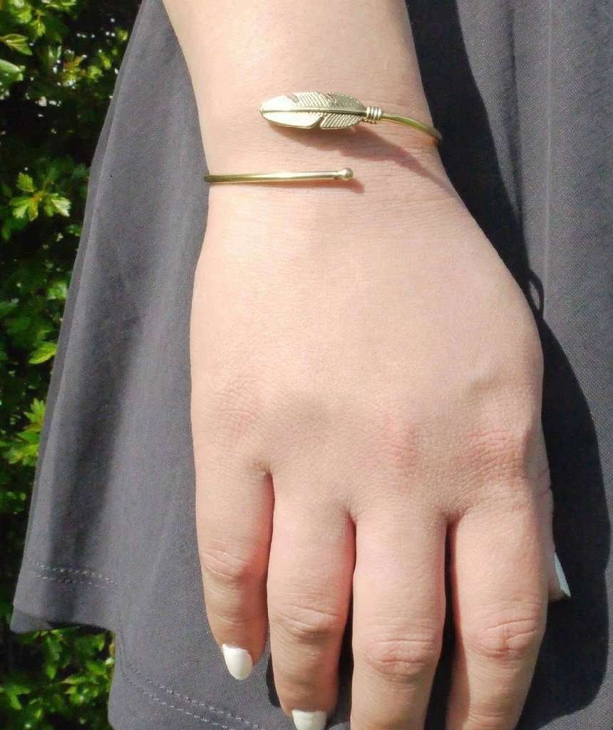 Gold Curl Up Feather Bangle Bracelet