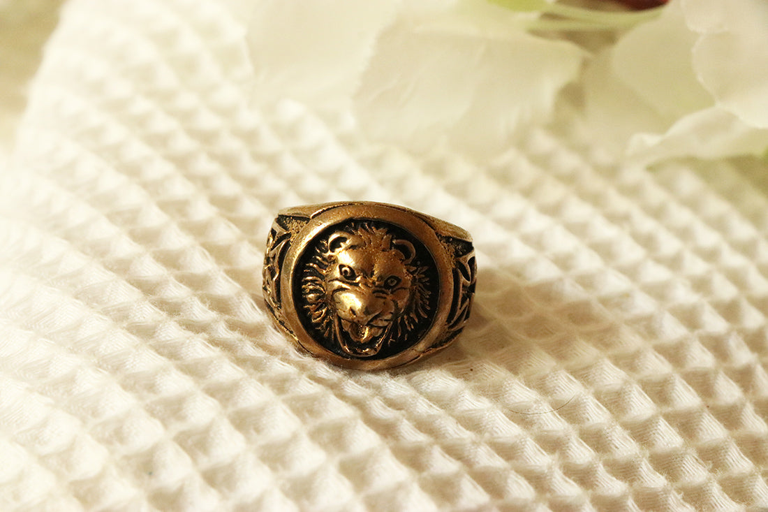 Gold Signet Lion Ring