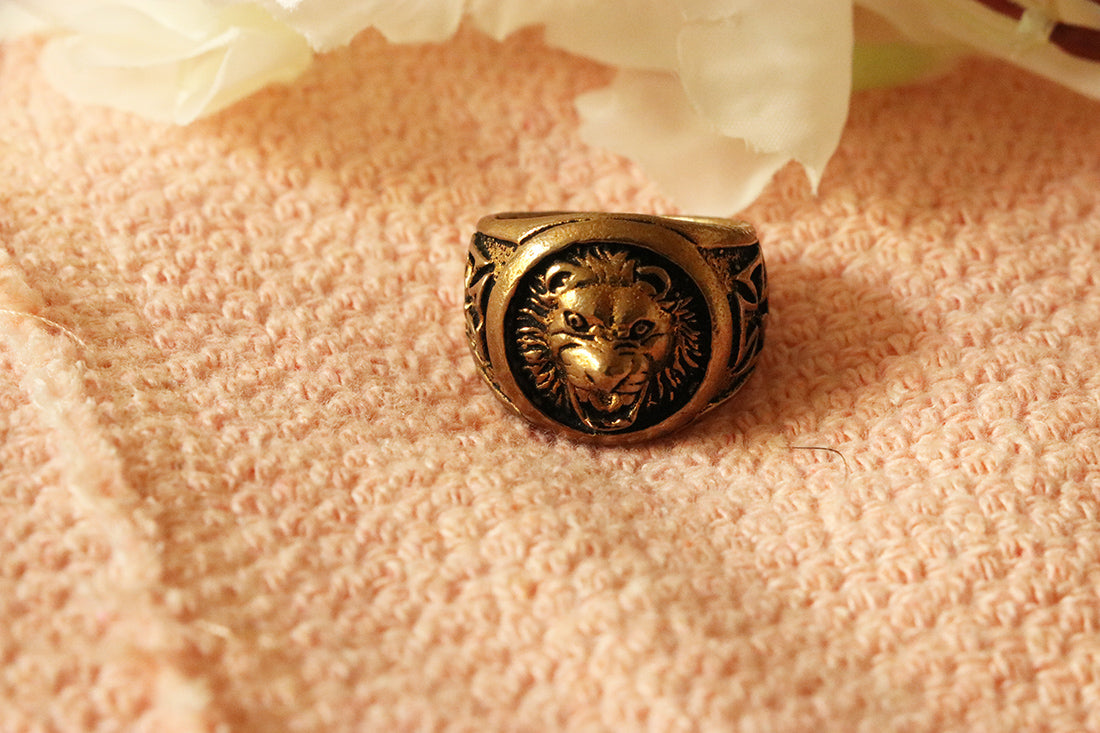 Gold Signet Lion Ring