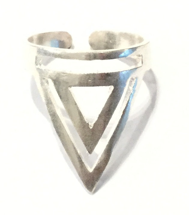 Geometric Triangle Ring