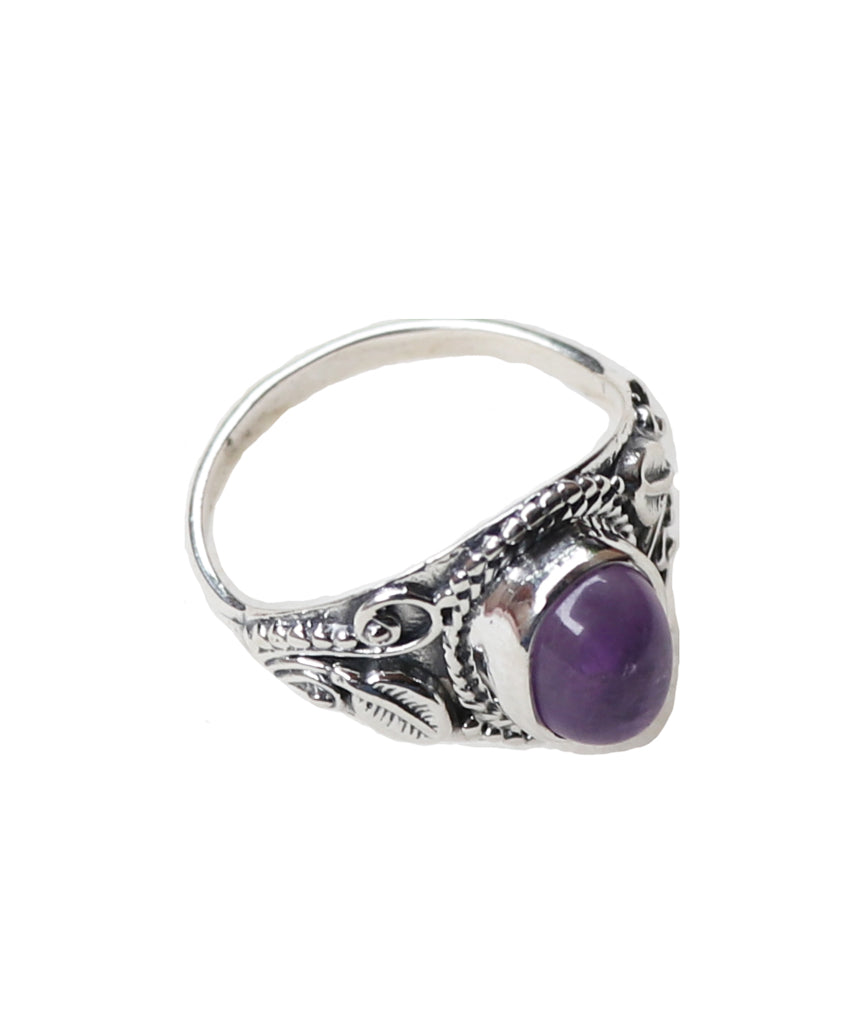 Victorian Style Oval Silver Ring with Stone