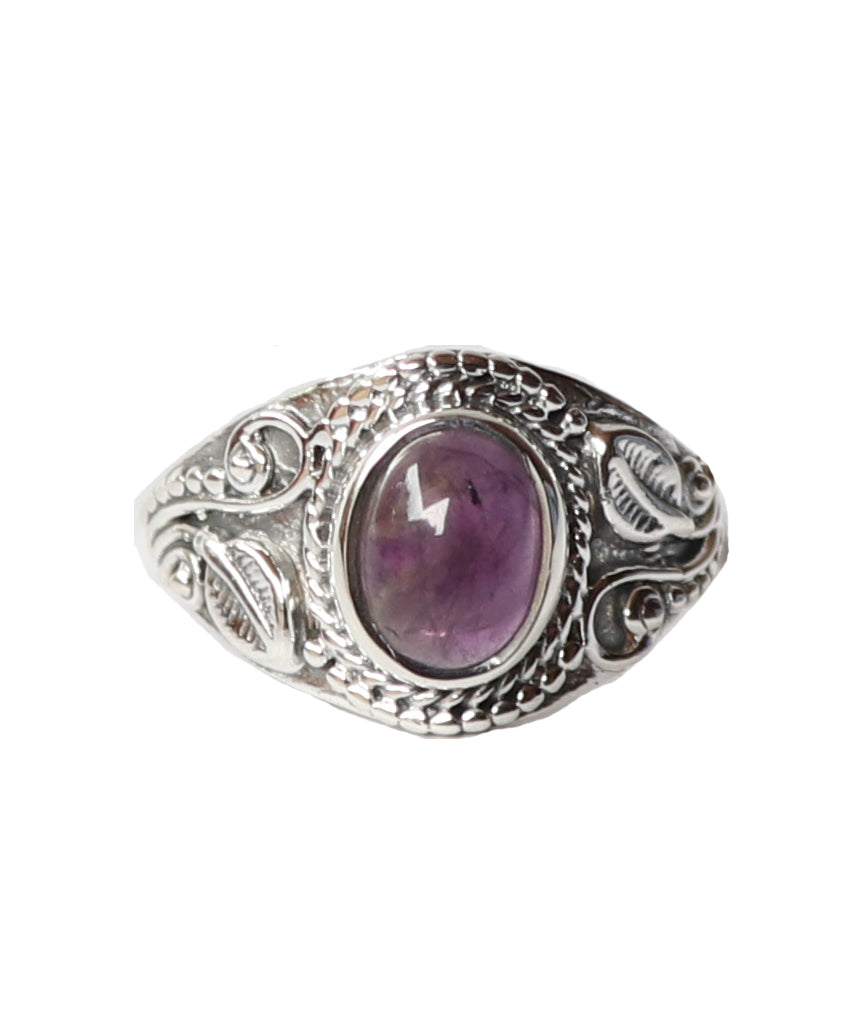 Victorian Style Oval Silver Ring with Stone