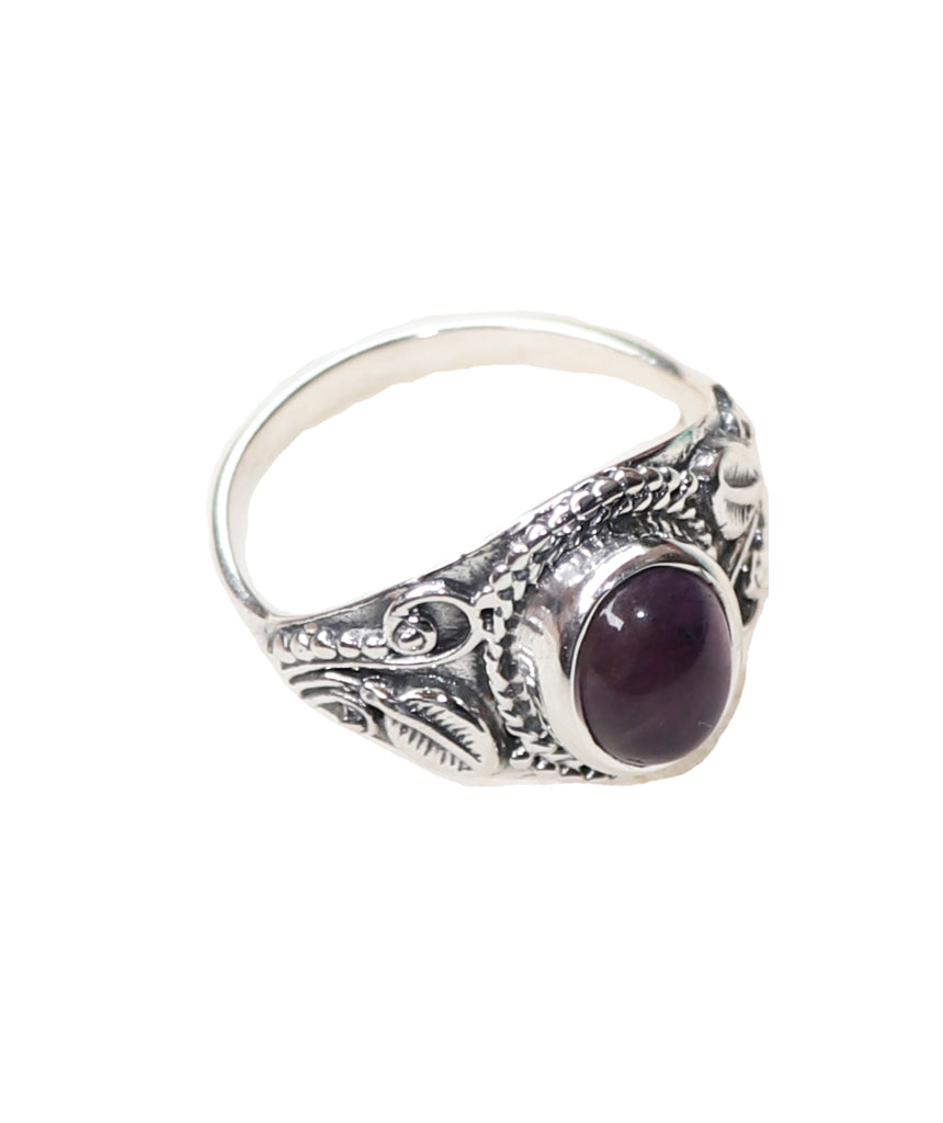 Victorian Style Oval Silver Ring with Stone