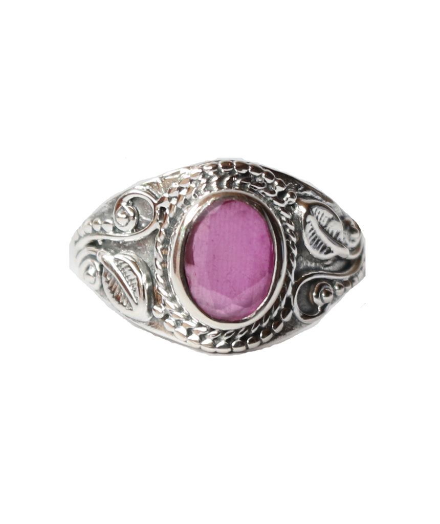 Victorian Style Oval Silver Ring with Stone