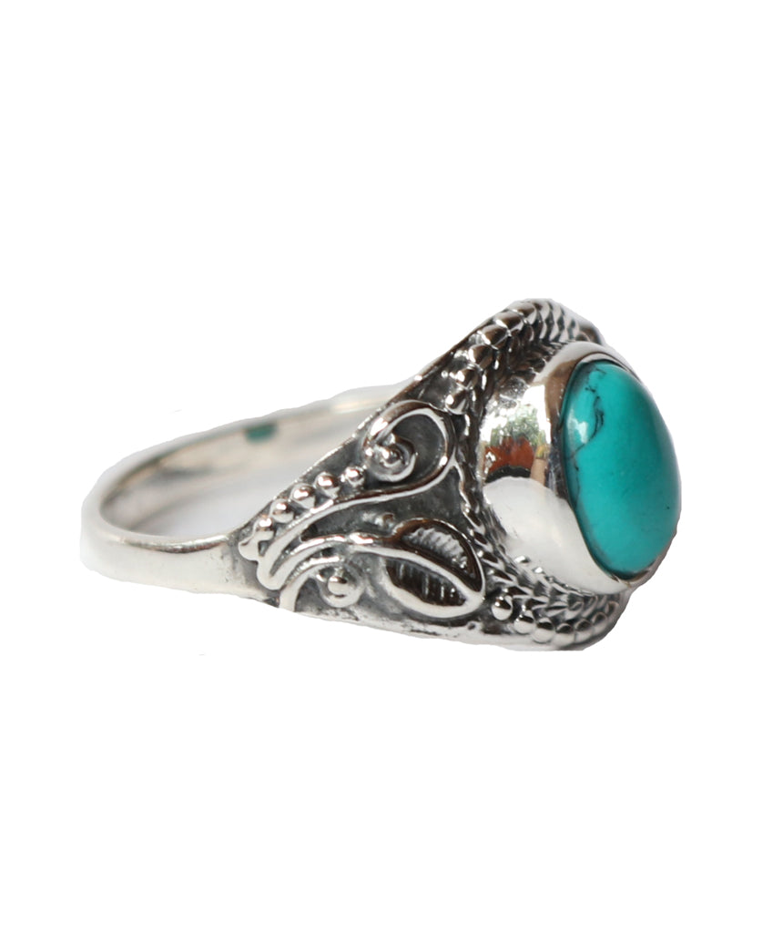 Victorian Style Oval Silver Ring with Stone