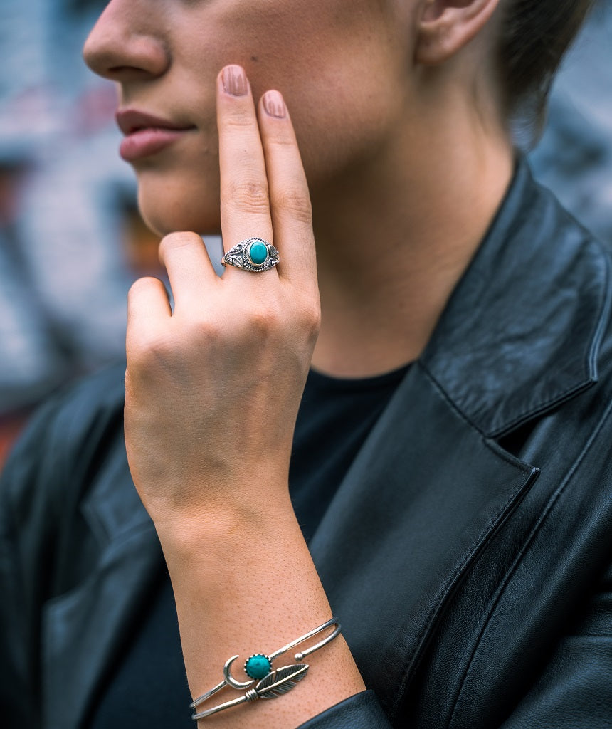 Victorian Style Oval Silver Ring with Stone