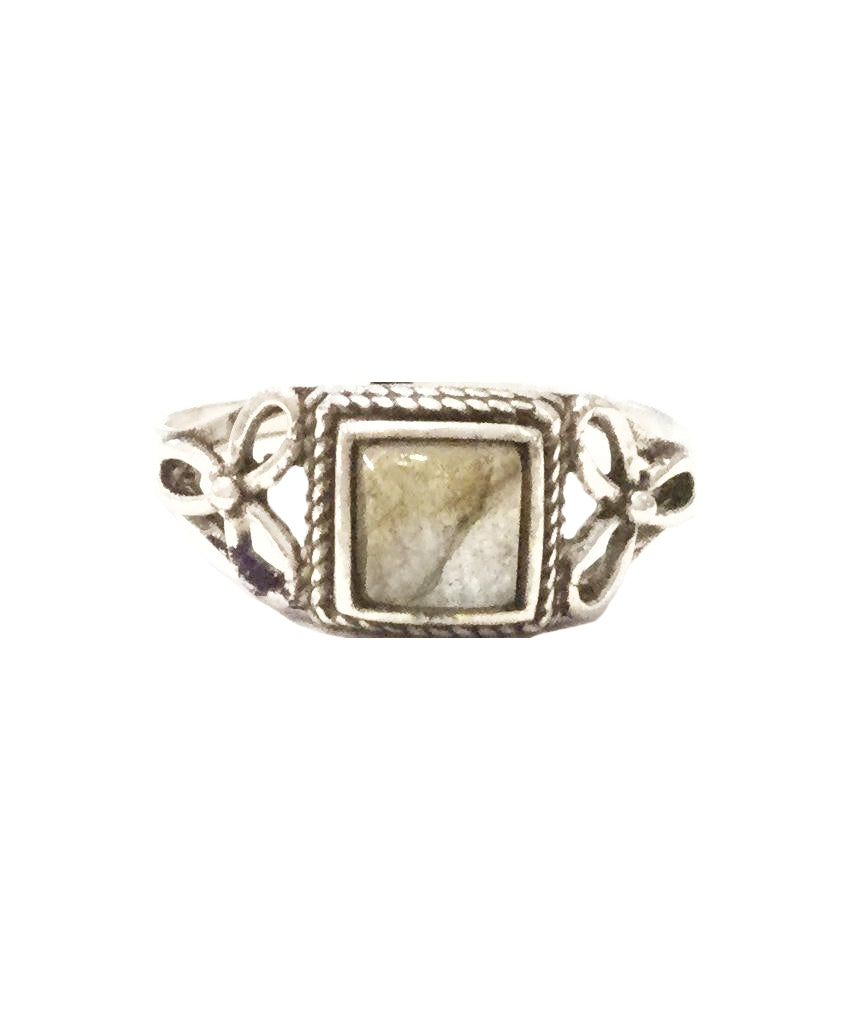 Small Stone Ring Adjustable