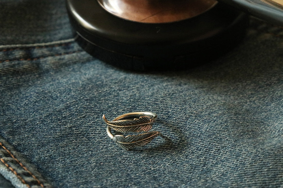 Double Feather Ring