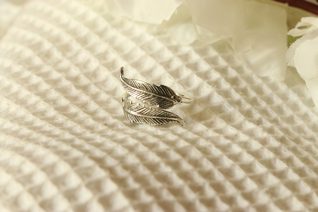 Double Feather Ring