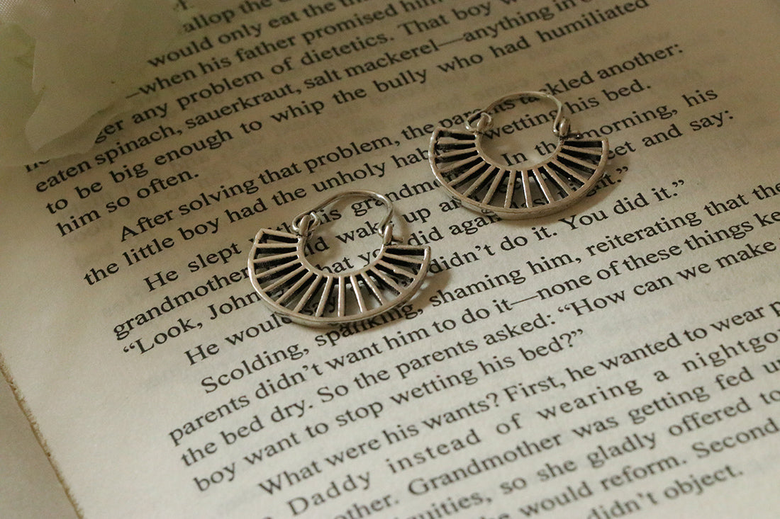 Silver Cleopatra Fan Earrings