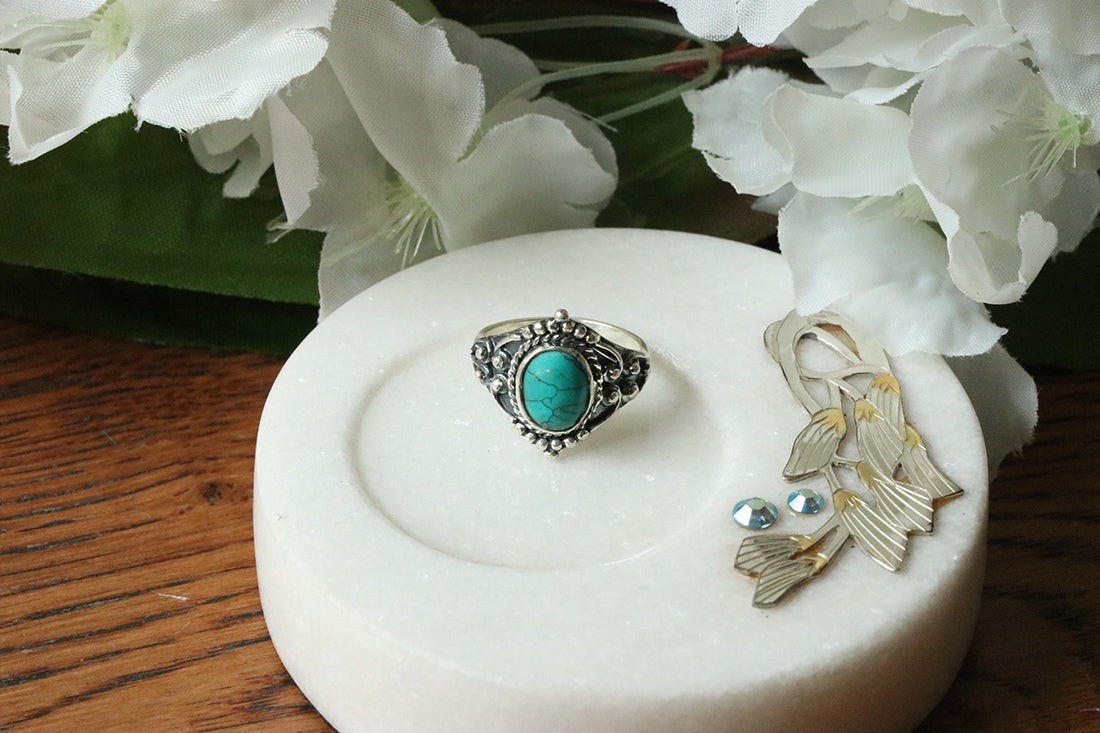 Sterling Silver Oval Silver Ring with Stone