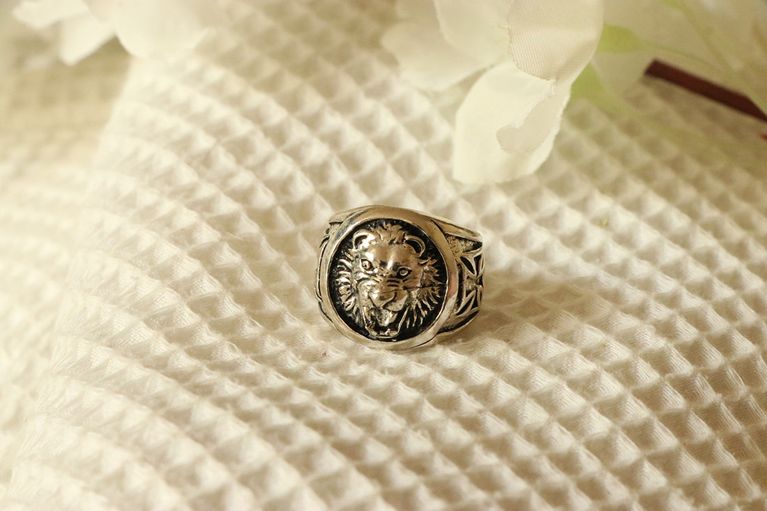 Silver Signet Lion Ring