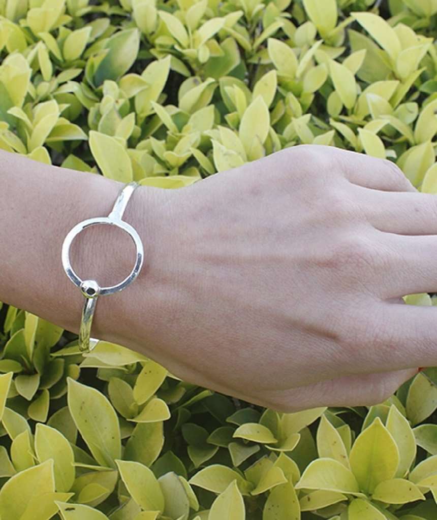 Simple Circle Bracelet