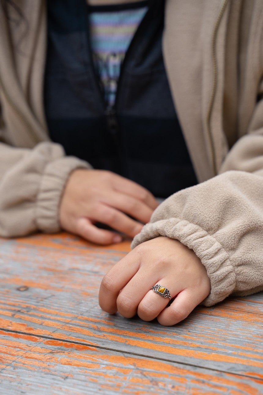 Small Stone Ring Adjustable