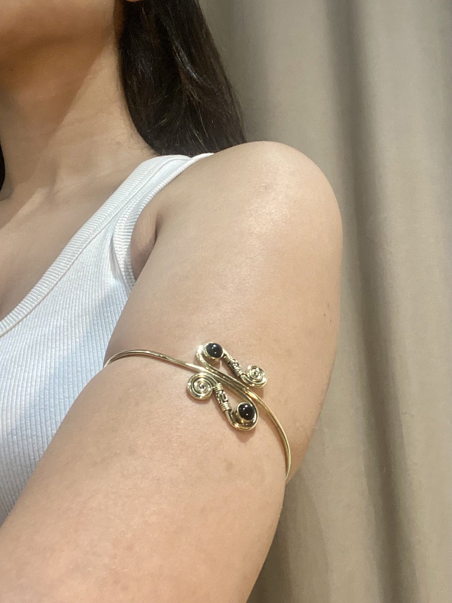 Talisman Armlet with Stone – Urbiana