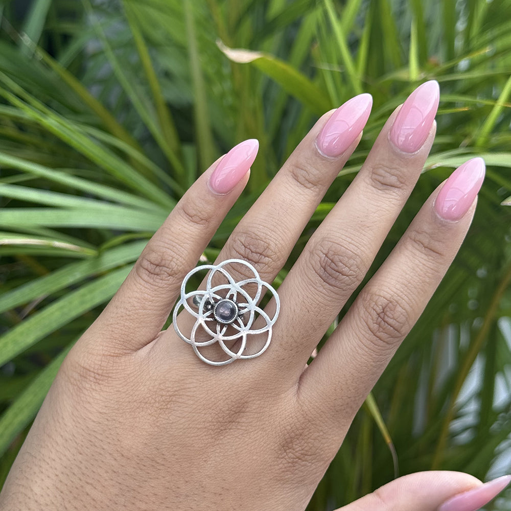 Labyrinth Stone Ring