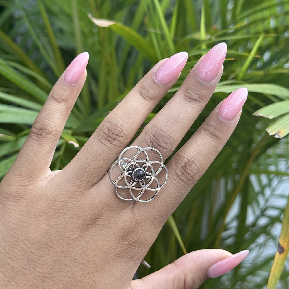 Labyrinth Stone Ring