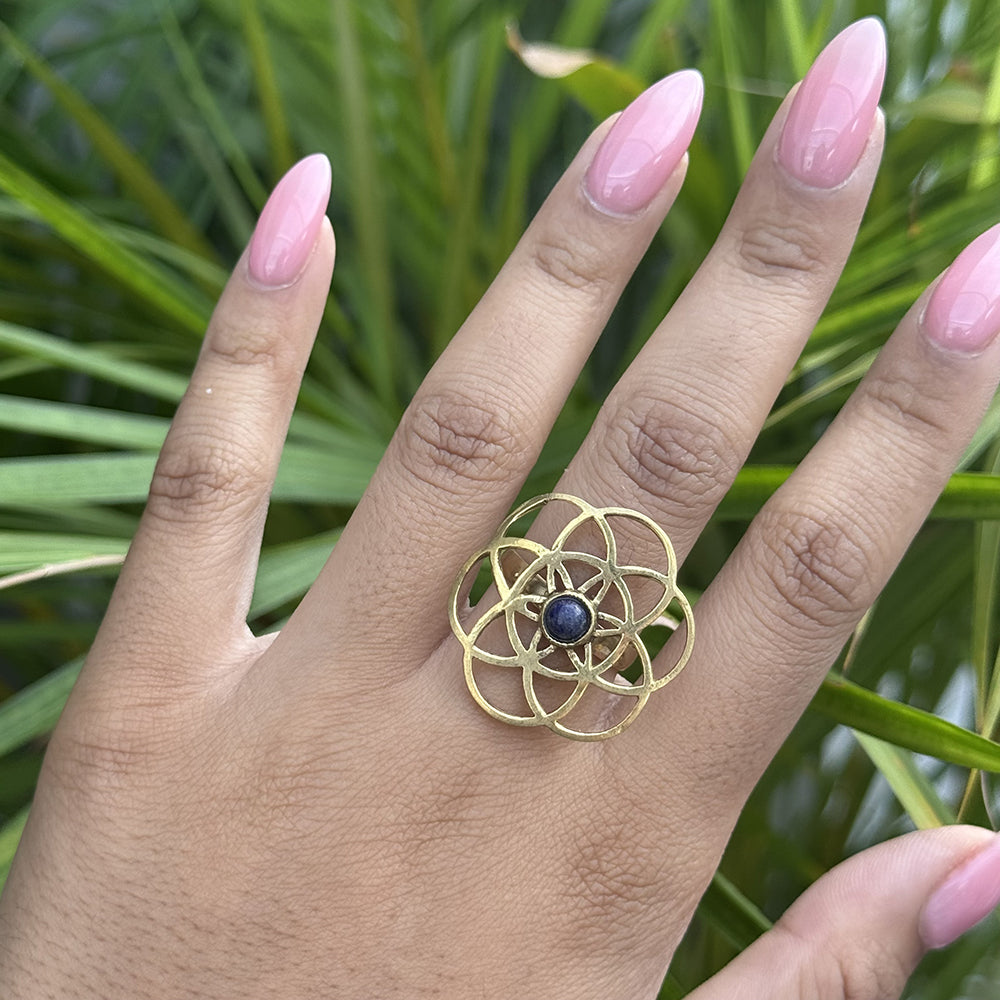 Labyrinth Stone Ring