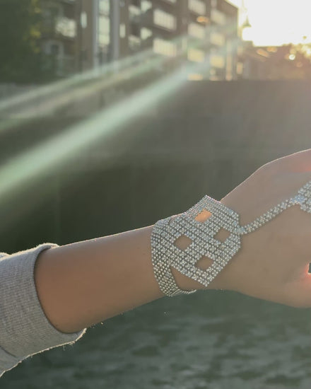 Cuffed Hex Chainmail Hand Harness