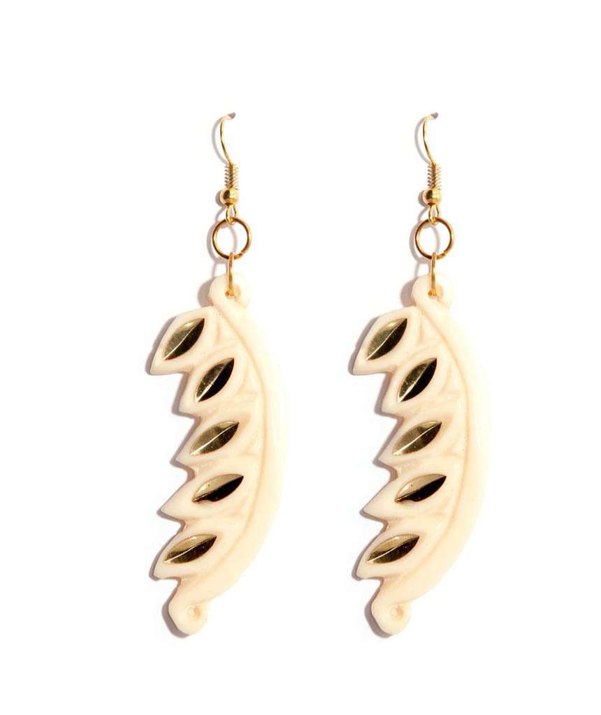 Cream Carved Edgy Earrings