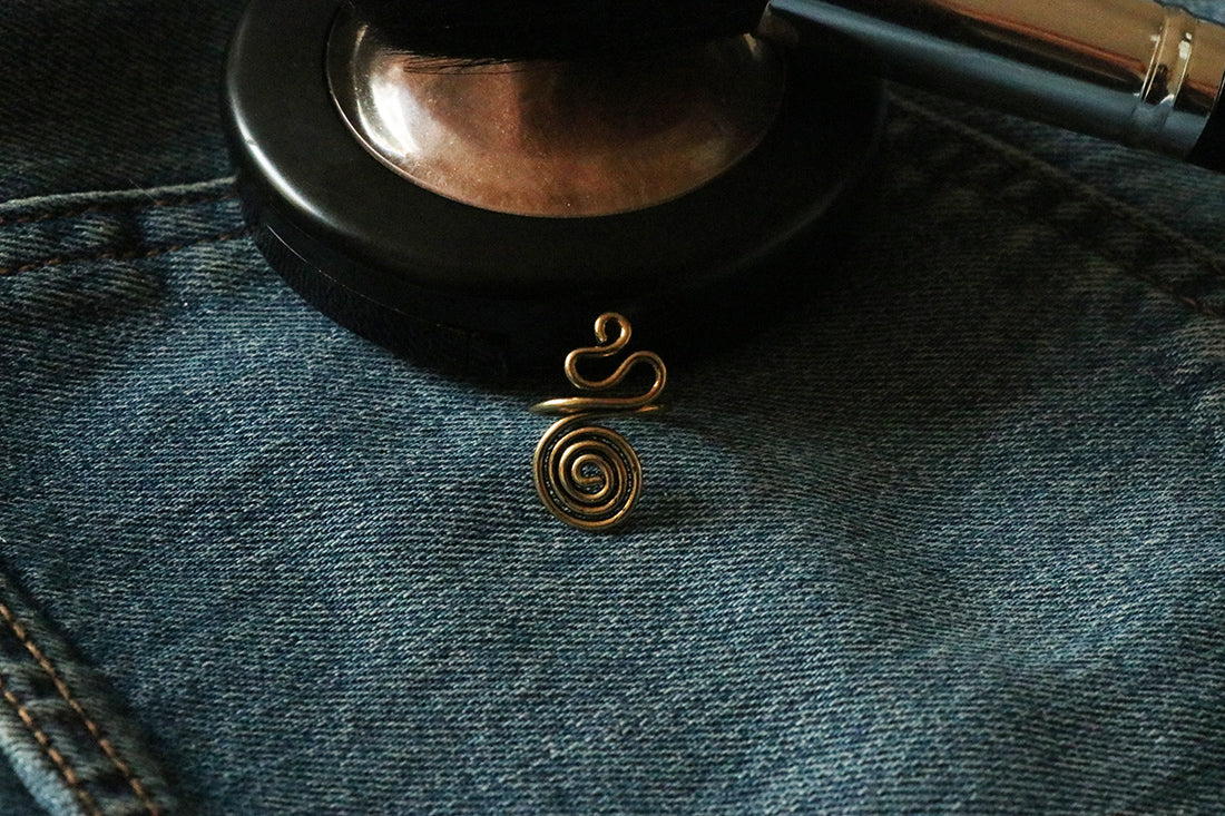 Cursive Amulet Ring Adjustable