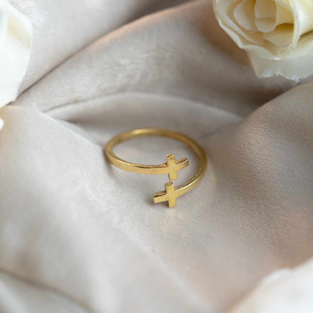 Double Cross Ring